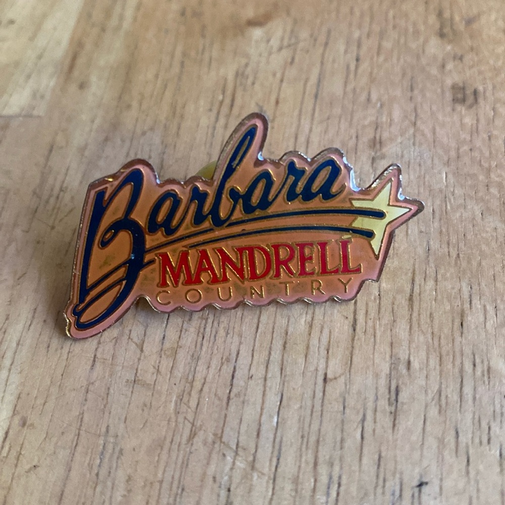 Vintage Barbara Mandrell Hat Lapel Pin Nashville 1,5” in good condition